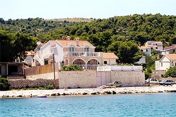Croazia Privát Slatine, Esterno